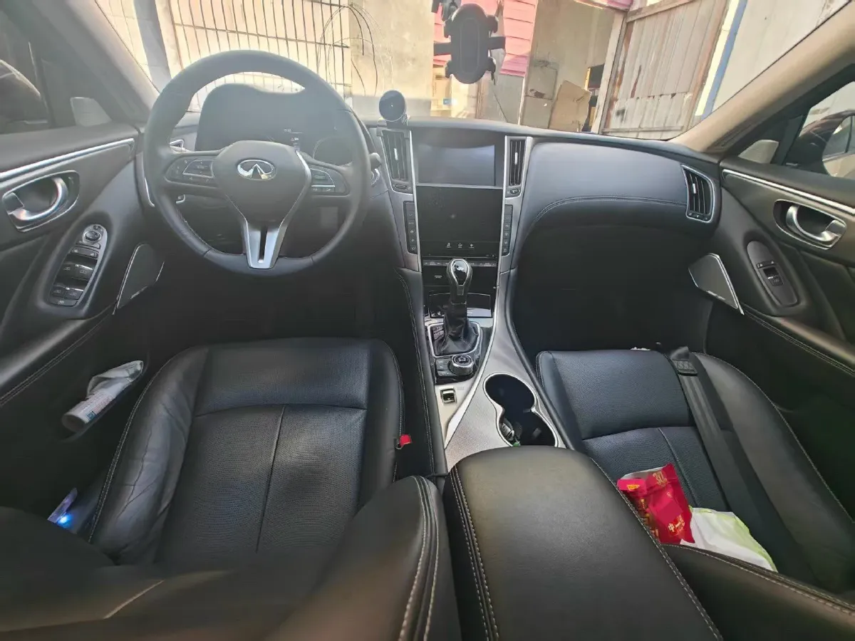 2018 Jeep Grand Commander 2.0T 265HP L4 9AT,autocango,china used car exporter,china ev exporter,chinese used car exporter,chinese used ev exporter
