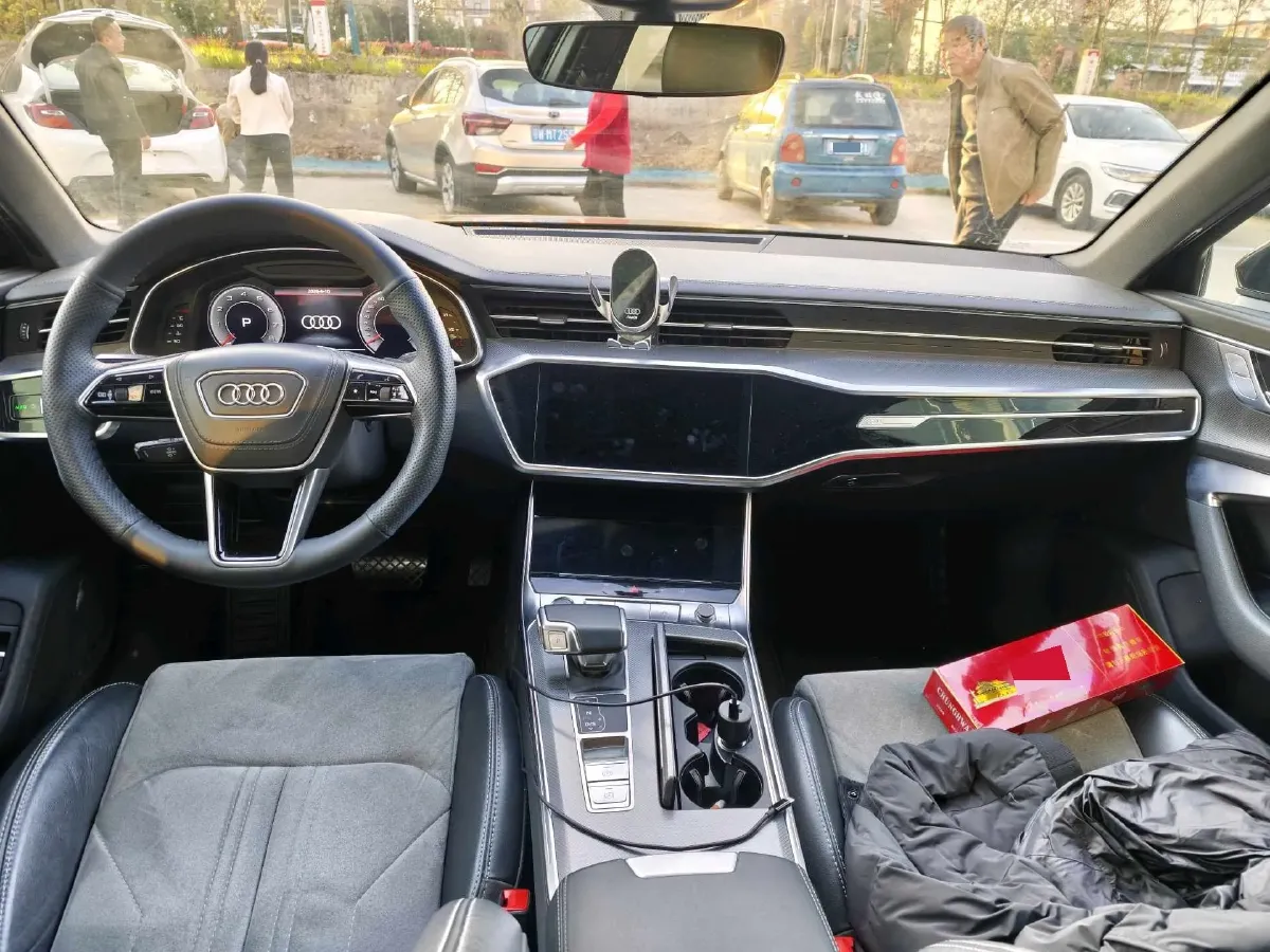 2024 Audi A6L 2.0T 245HP L4 7DCT,autocango,china used car exporter,china ev exporter,chinese used car exporter,chinese used ev exporter