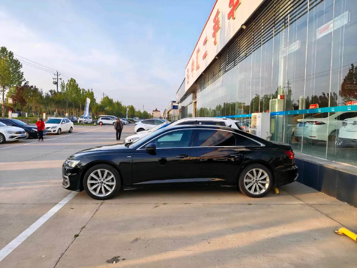 2024 Audi A6L 2.0T 245HP L4 7DCT,autocango,china used car exporter,china ev exporter,chinese used car exporter,chinese used ev exporter
