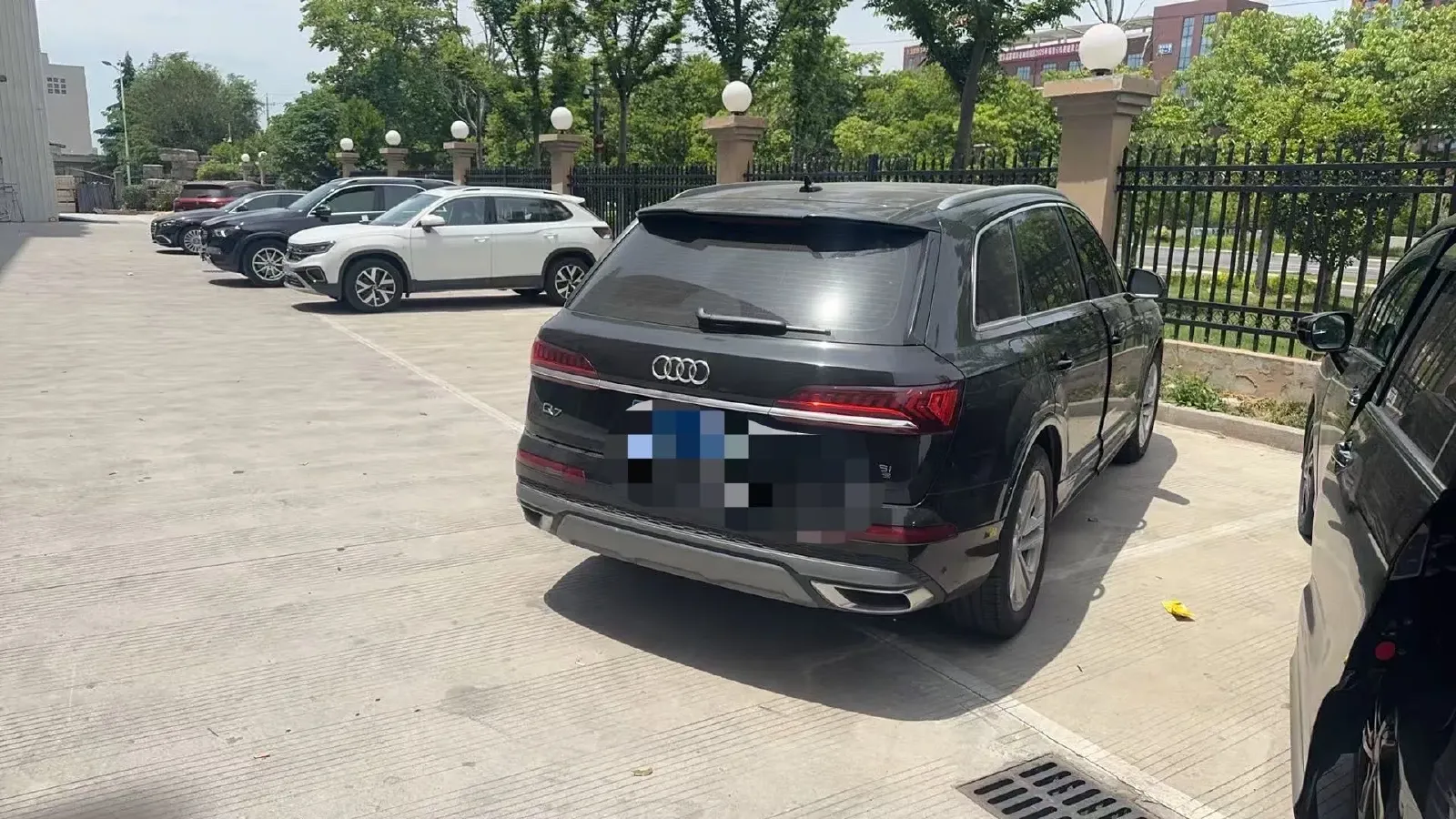 2023 Audi Q7 2.0T 265HP L4 8AT,autocango,china used car exporter,china ev exporter,chinese used car exporter,chinese used ev exporter