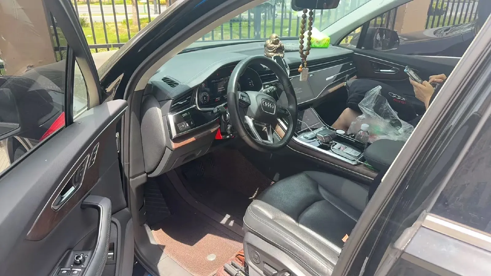 2023 Audi Q7 2.0T 265HP L4 8AT,autocango,china used car exporter,china ev exporter,chinese used car exporter,chinese used ev exporter