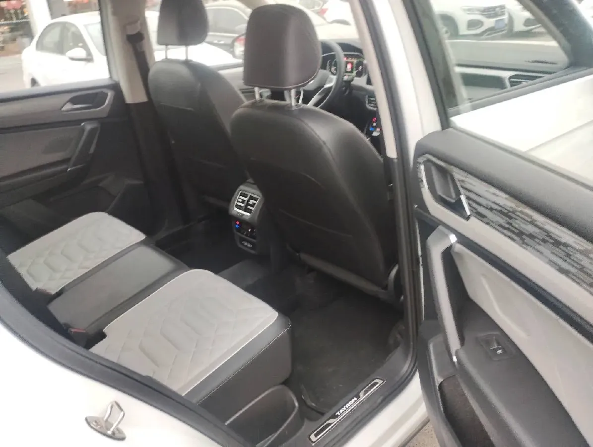 2023 Volkswagen Tayron 2.0T 220HP L4 7DCT,autocango,china used car exporter,china ev exporter,chinese used car exporter,chinese used ev exporter