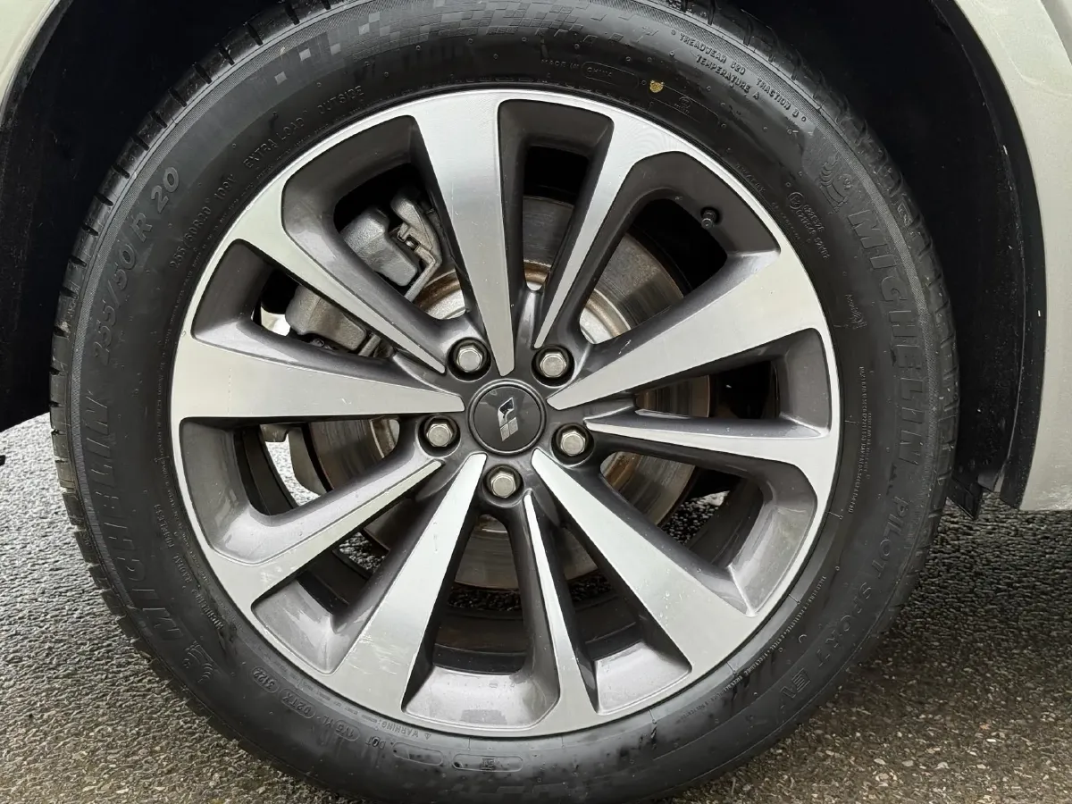 2021 Li ONE Range Extended 131HP REEV 40.5KWH,autocango,china used car exporter,china ev exporter,chinese used car exporter,chinese used ev exporter