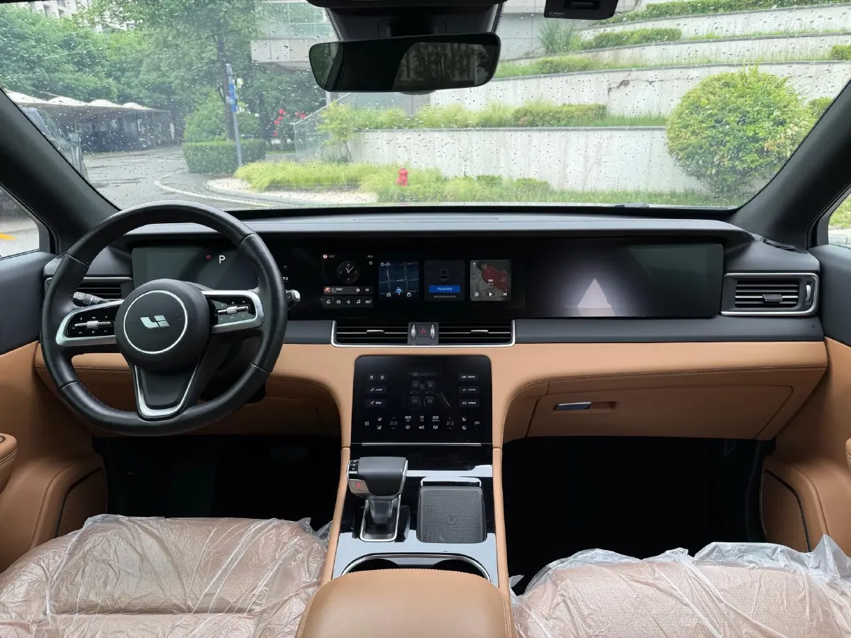 2021 Li ONE Range Extended 131HP REEV 40.5KWH,autocango,china used car exporter,china ev exporter,chinese used car exporter,chinese used ev exporter