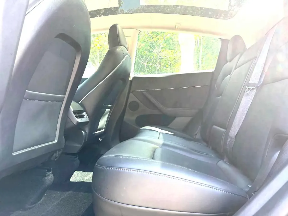 2022 Tesla Model Y BEV 60KWH,autocango,china used car exporter,china ev exporter,chinese used car exporter,chinese used ev exporter
