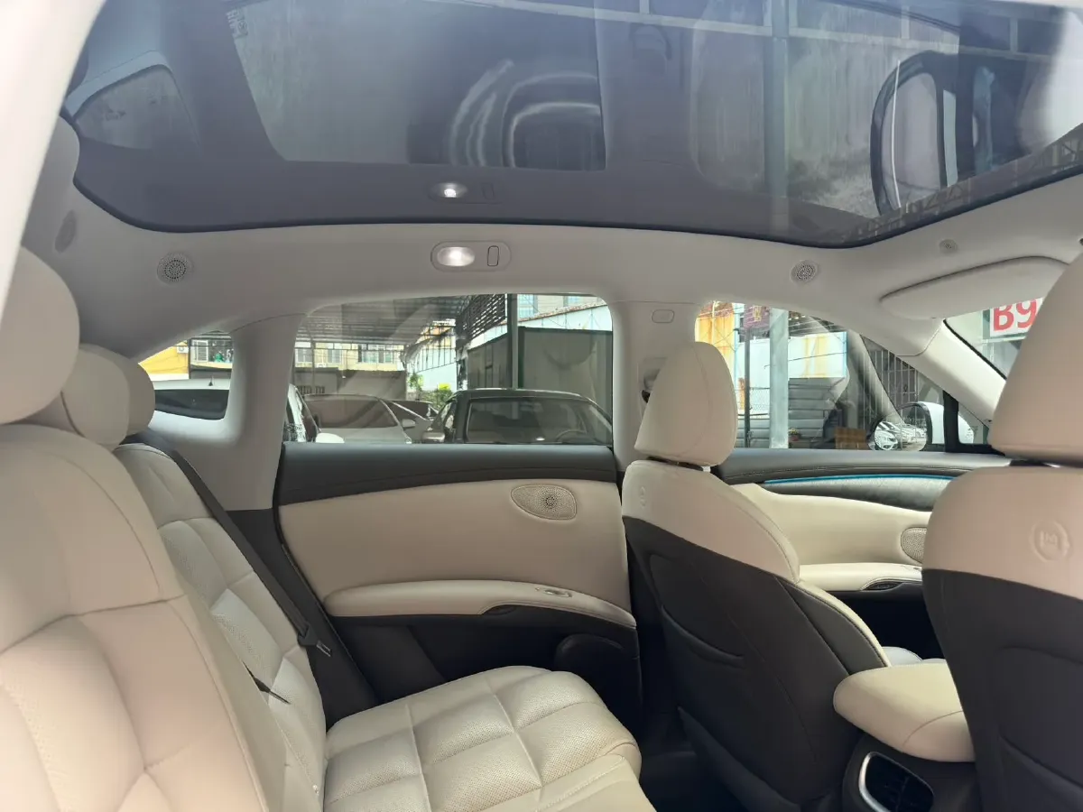 2023 IM LS6 BEV 100KWH,autocango,china used car exporter,china ev exporter,chinese used car exporter,chinese used ev exporter
