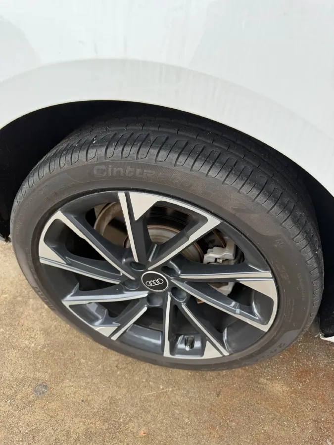 2023 Audi A4L 2.0T 190HP L4 7DCT,autocango,china used car exporter,china ev exporter,chinese used car exporter,chinese used ev exporter