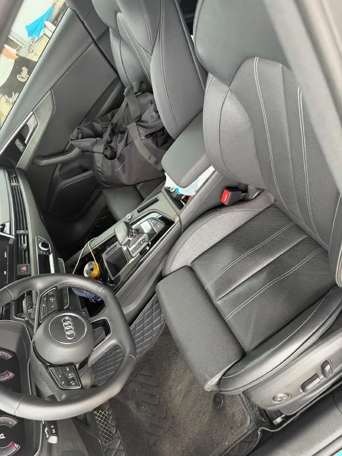 2023 Audi A4L 2.0T 190HP L4 7DCT,autocango,china used car exporter,china ev exporter,chinese used car exporter,chinese used ev exporter