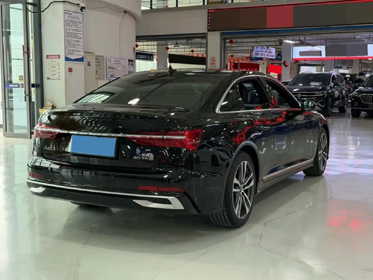 2023 Audi A6L 2.0T 190HP L4 7DCT,autocango,china used car exporter,china ev exporter,chinese used car exporter,chinese used ev exporter
