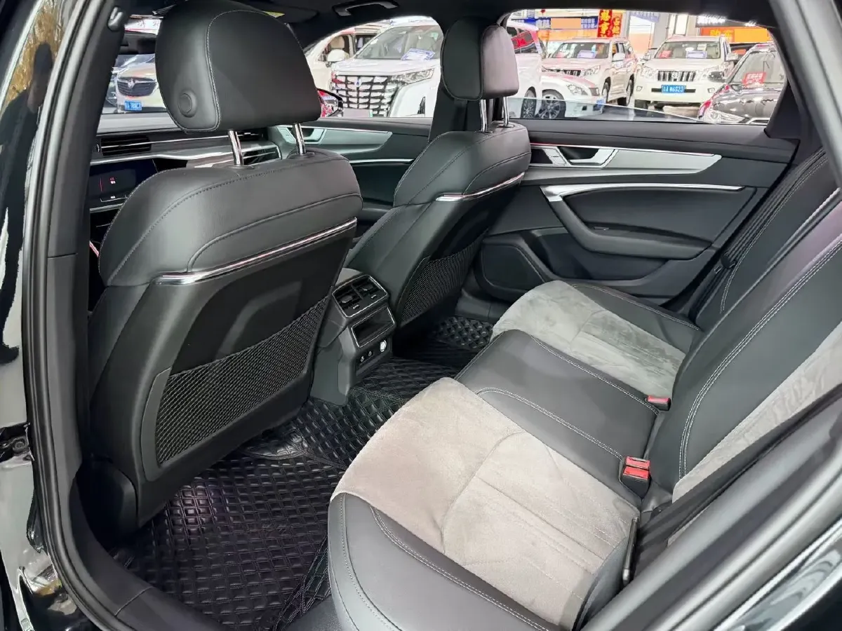 2023 Audi A6L 2.0T 190HP L4 7DCT,autocango,china used car exporter,china ev exporter,chinese used car exporter,chinese used ev exporter