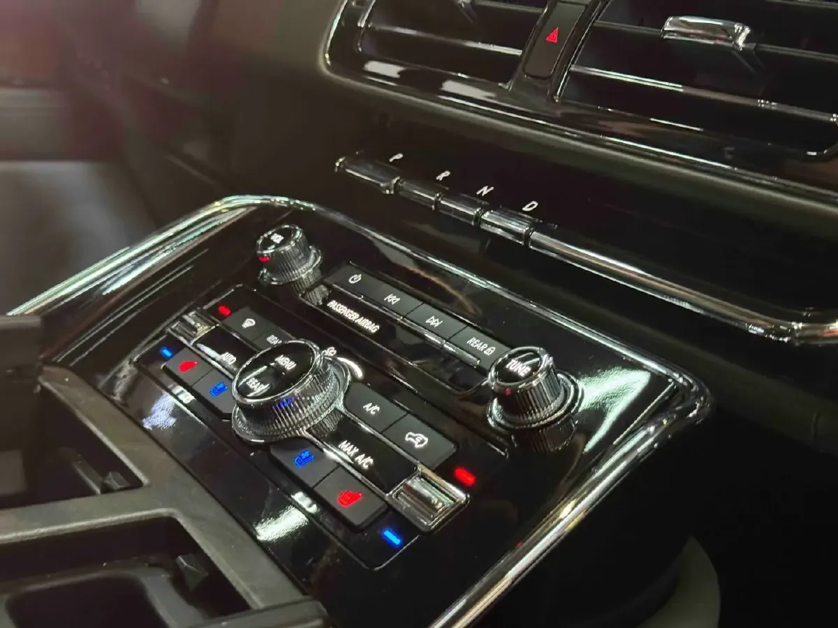2022 Lincoln Navigator 3.5T 415HP V6 10AT,autocango,china used car exporter,china ev exporter,chinese used car exporter,chinese used ev exporter