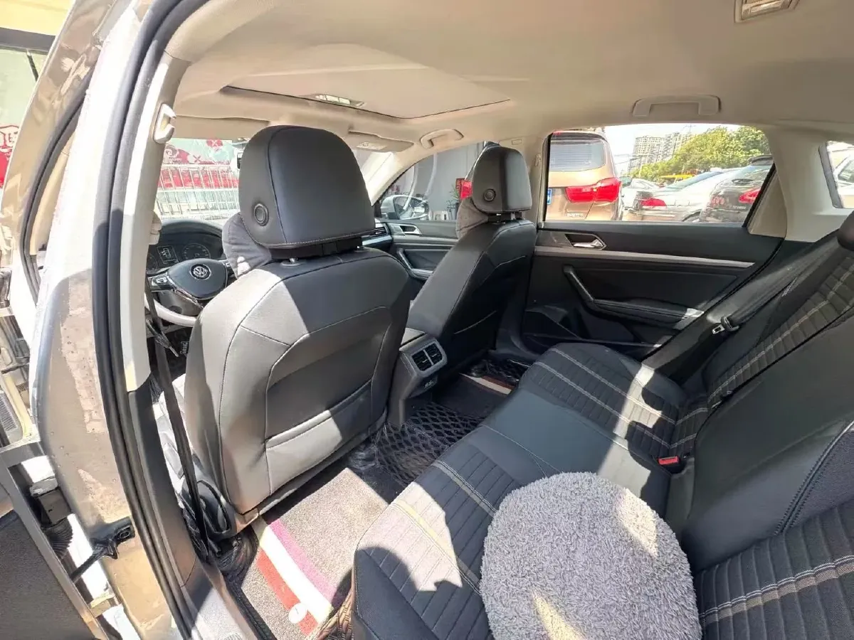2018 Skoda Karoq 1.4T 150HP L4 7DCT,autocango,china used car exporter,china ev exporter,chinese used car exporter,chinese used ev exporter