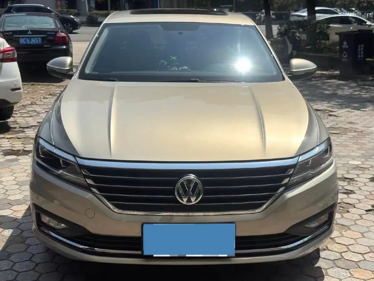 2018 Skoda Karoq 1.4T 150HP L4 7DCT,autocango,china used car exporter,china ev exporter,chinese used car exporter,chinese used ev exporter