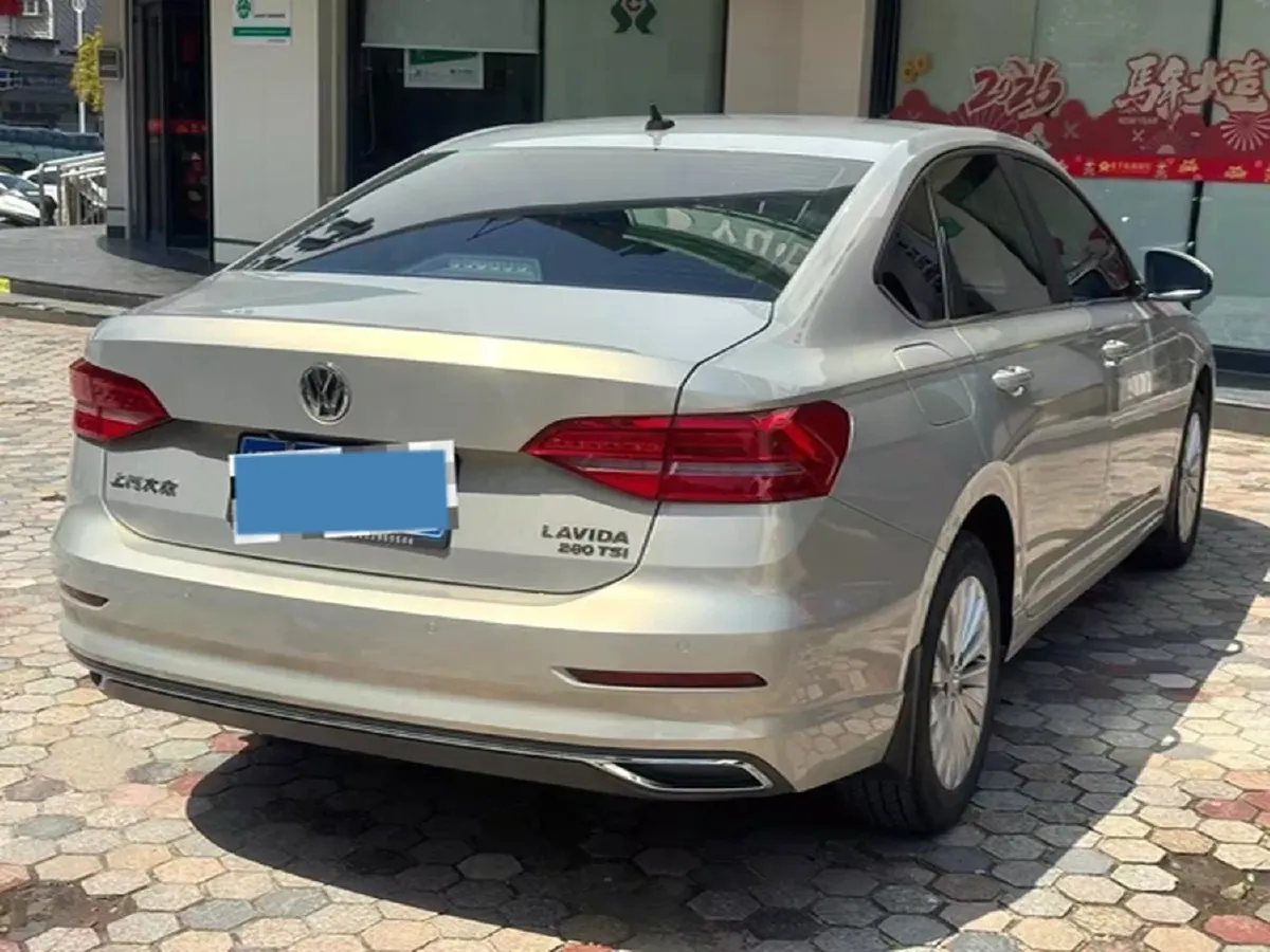 2018 Skoda Karoq 1.4T 150HP L4 7DCT,autocango,china used car exporter,china ev exporter,chinese used car exporter,chinese used ev exporter