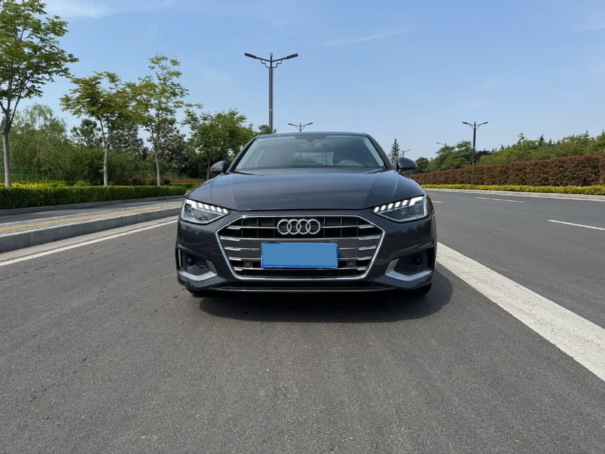 2020 Audi A4L 2.0T 190HP L4 7DCT,autocango,china used car exporter,china ev exporter,chinese used car exporter,chinese used ev exporter