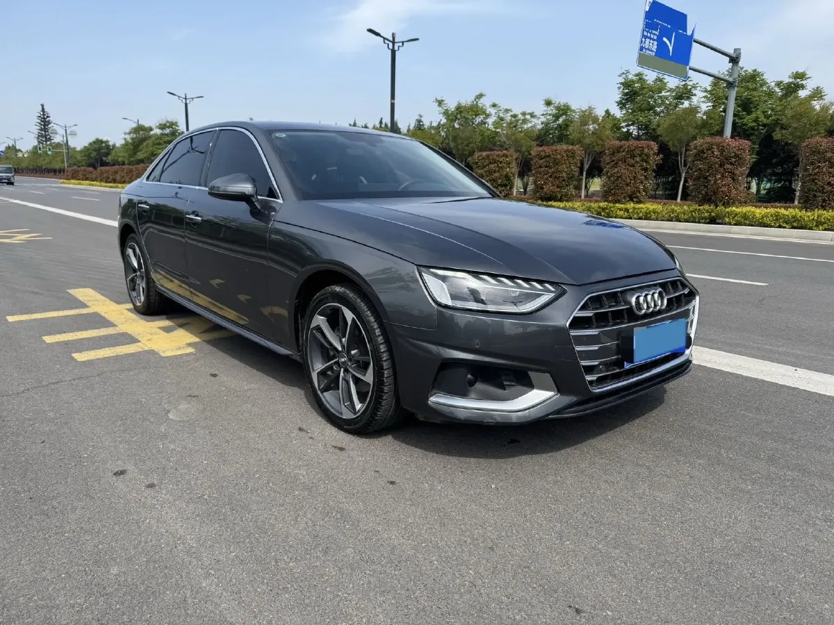 2020 Audi A4L 2.0T 190HP L4 7DCT,autocango,china used car exporter,china ev exporter,chinese used car exporter,chinese used ev exporter