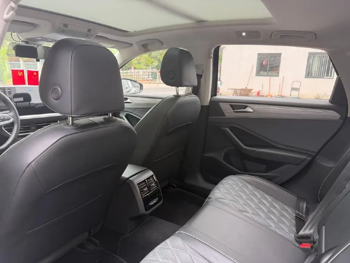 2023 Volkswagen Sagitar 1.5T 160HP L4 7DCT,autocango,china used car exporter,china ev exporter,chinese used car exporter,chinese used ev exporter