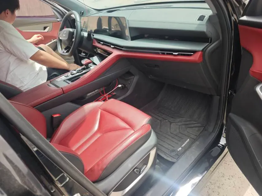 2022 ChangAn CS75 Plus 2.0T 233HP L4 8AT,autocango,china used car exporter,china ev exporter,chinese used car exporter,chinese used ev exporter