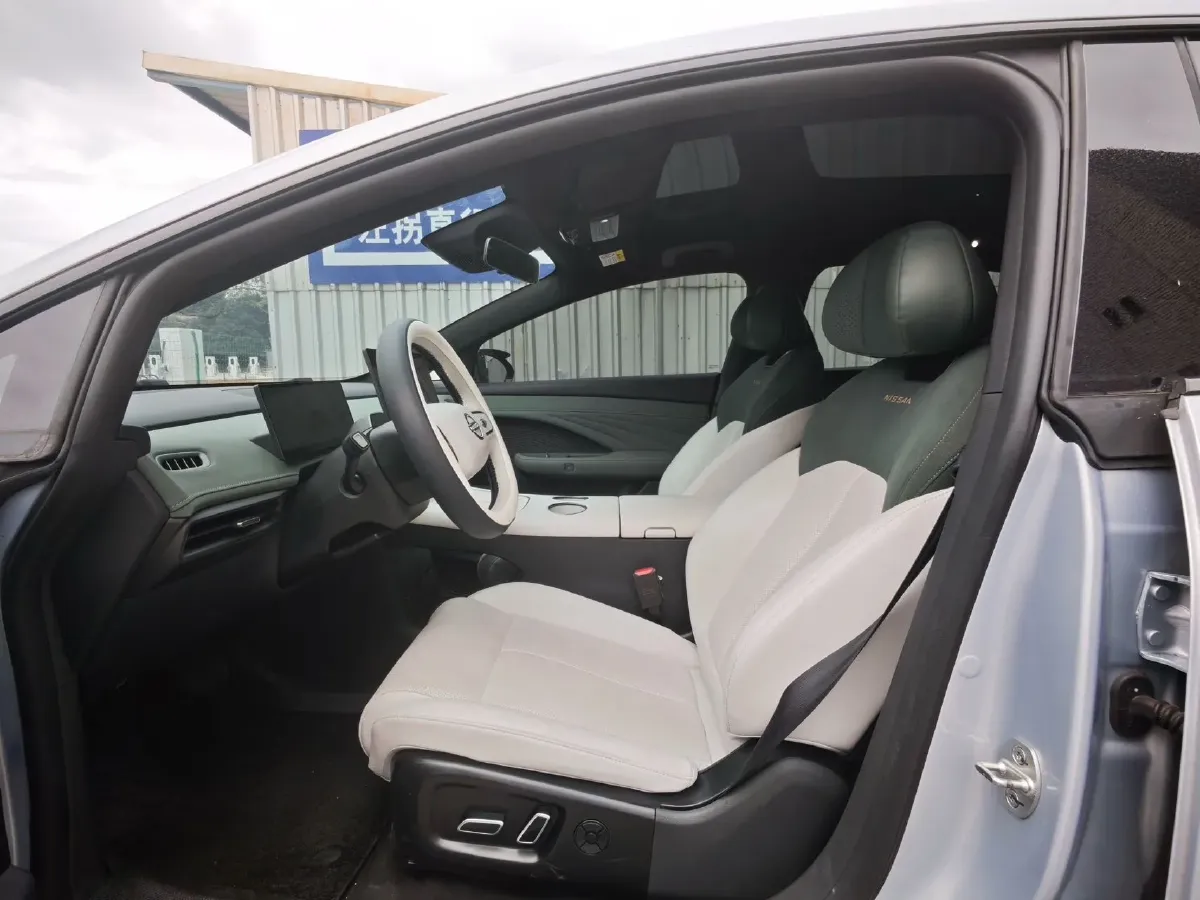2025 Nissan N7 BEV 73KWH,autocango,china used car exporter,china ev exporter,chinese used car exporter,chinese used ev exporter