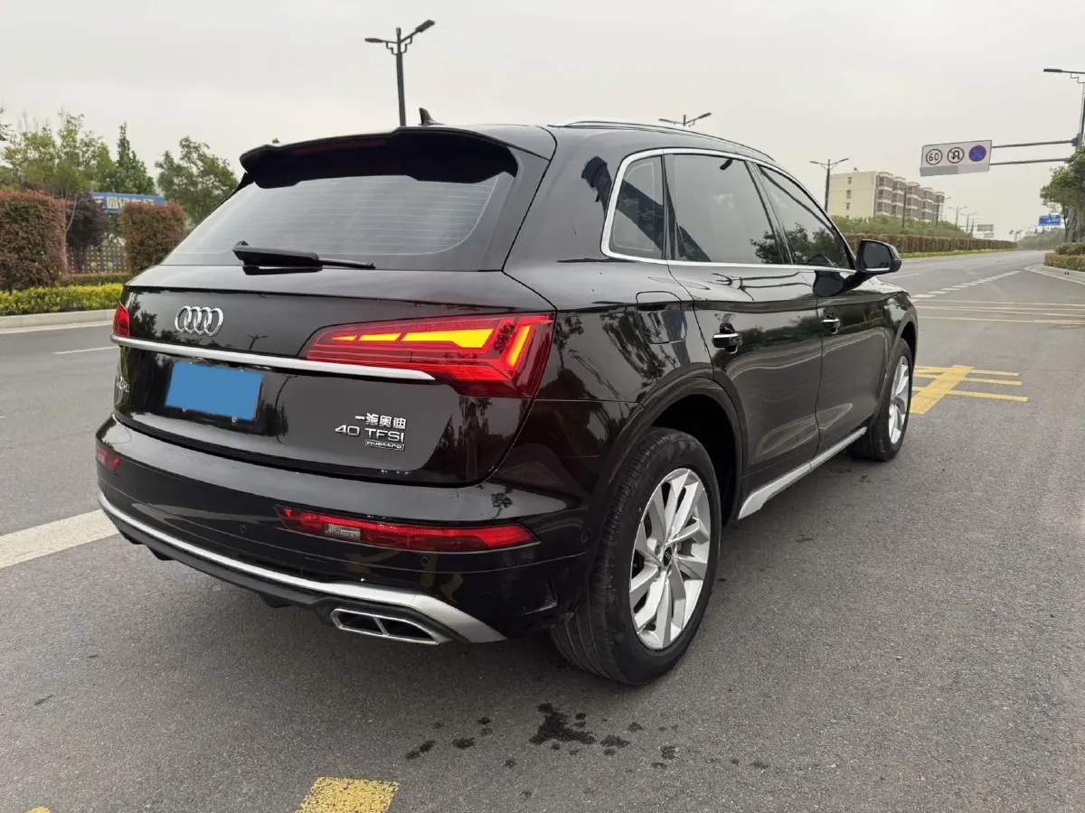 2021 Audi Q5L 2.0T 190HP L4 7DCT,autocango,china used car exporter,china ev exporter,chinese used car exporter,chinese used ev exporter