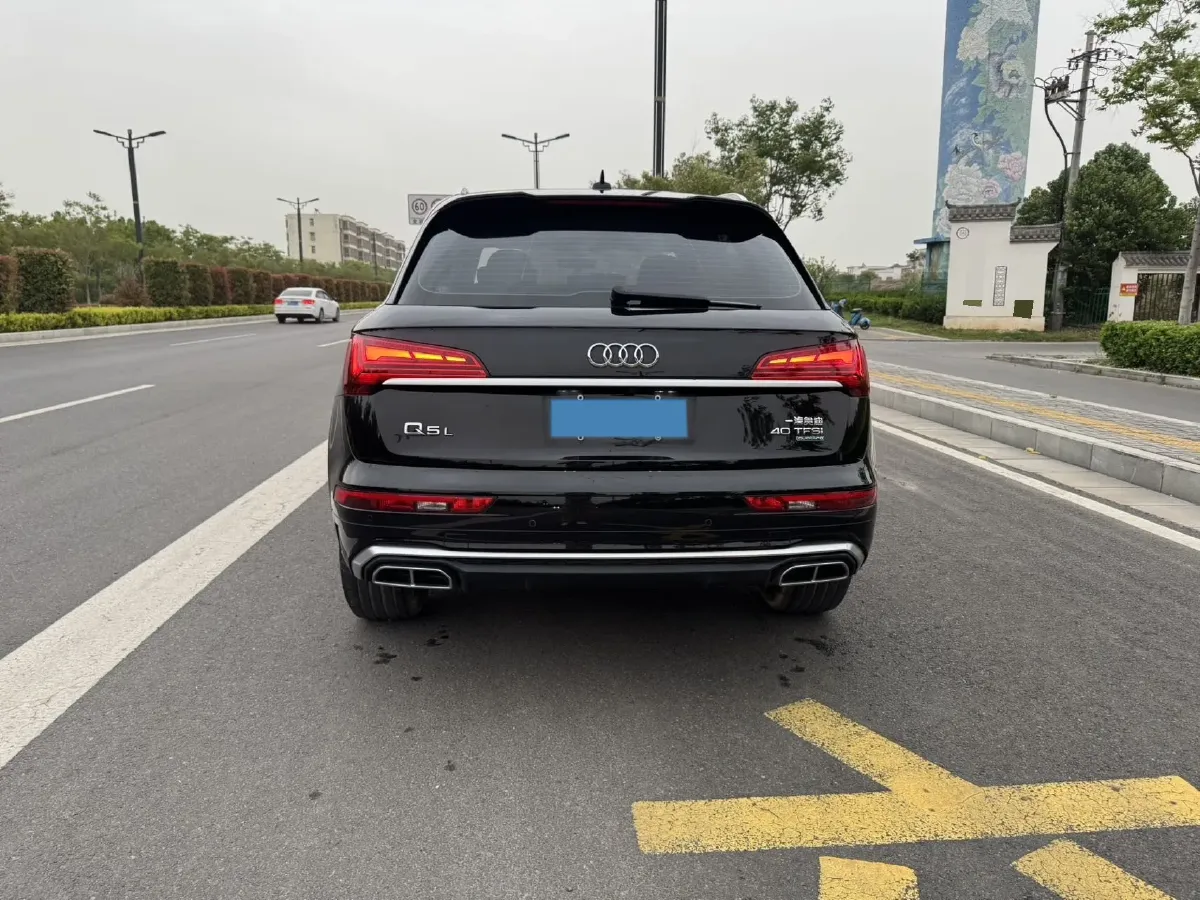 2021 Audi Q5L 2.0T 190HP L4 7DCT,autocango,china used car exporter,china ev exporter,chinese used car exporter,chinese used ev exporter