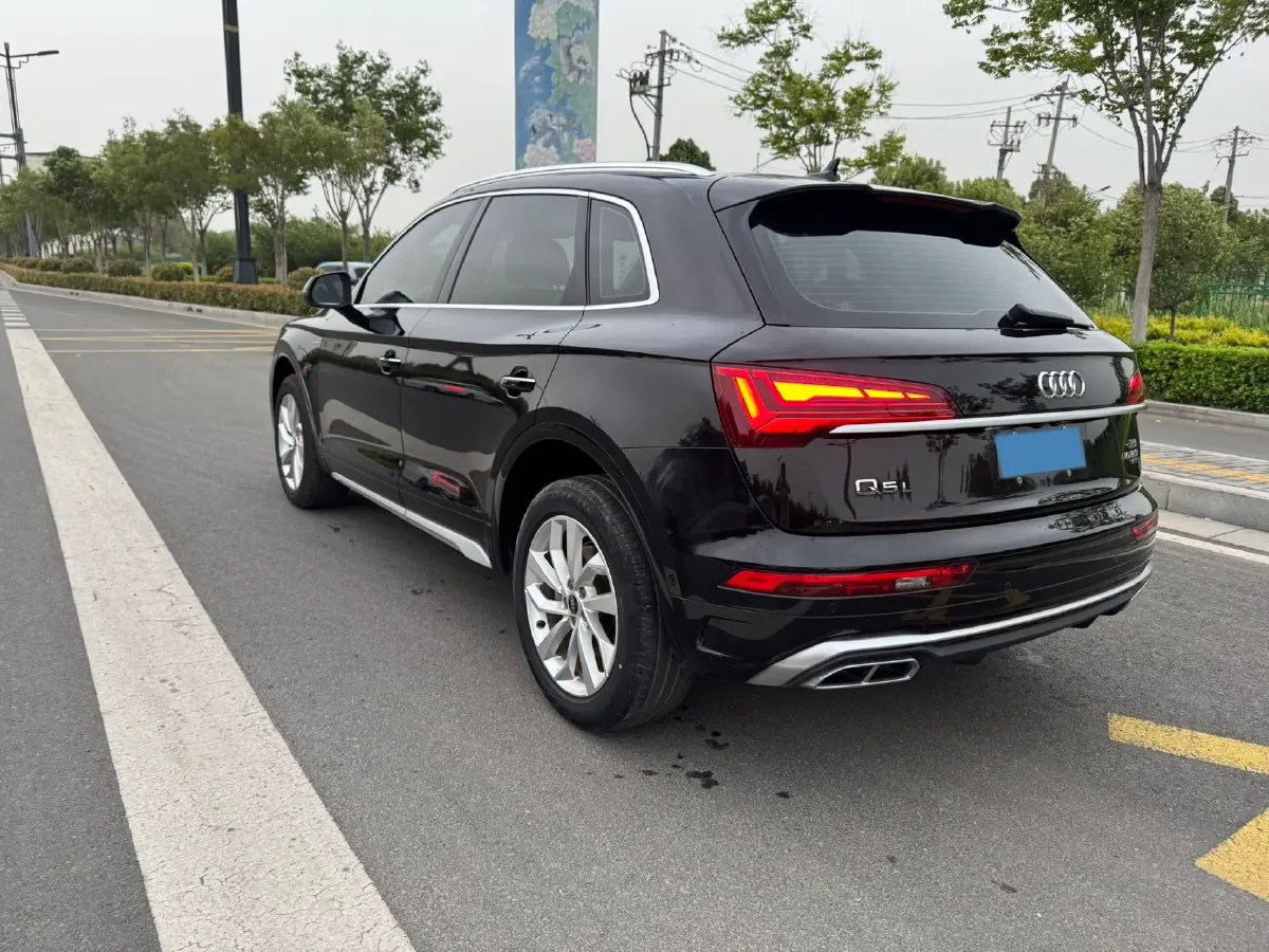 2021 Audi Q5L 2.0T 190HP L4 7DCT,autocango,china used car exporter,china ev exporter,chinese used car exporter,chinese used ev exporter