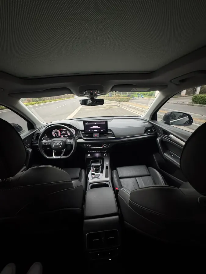 2021 Audi Q5L 2.0T 190HP L4 7DCT,autocango,china used car exporter,china ev exporter,chinese used car exporter,chinese used ev exporter
