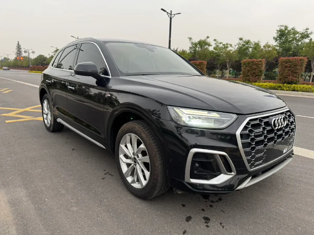 2021 Audi Q5L 2.0T 190HP L4 7DCT,autocango,china used car exporter,china ev exporter,chinese used car exporter,chinese used ev exporter