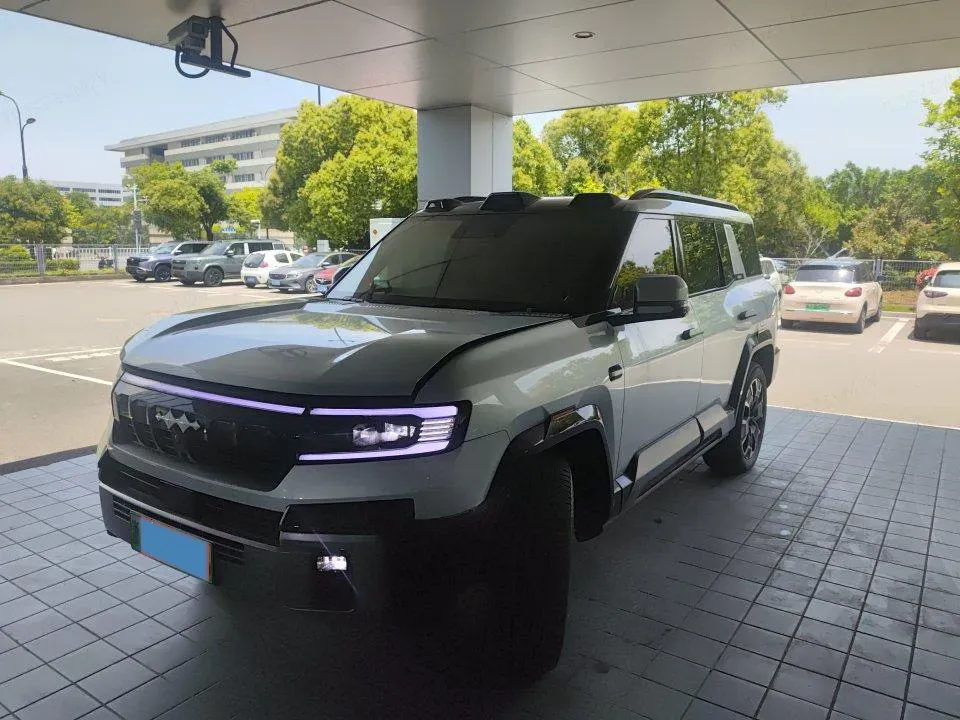 2025 FangChengBao Bao 8 2.0T 245HP L4 E-CVT PHEV 36.8KWH,autocango,china used car exporter,china ev exporter,chinese used car exporter,chinese used ev exporter