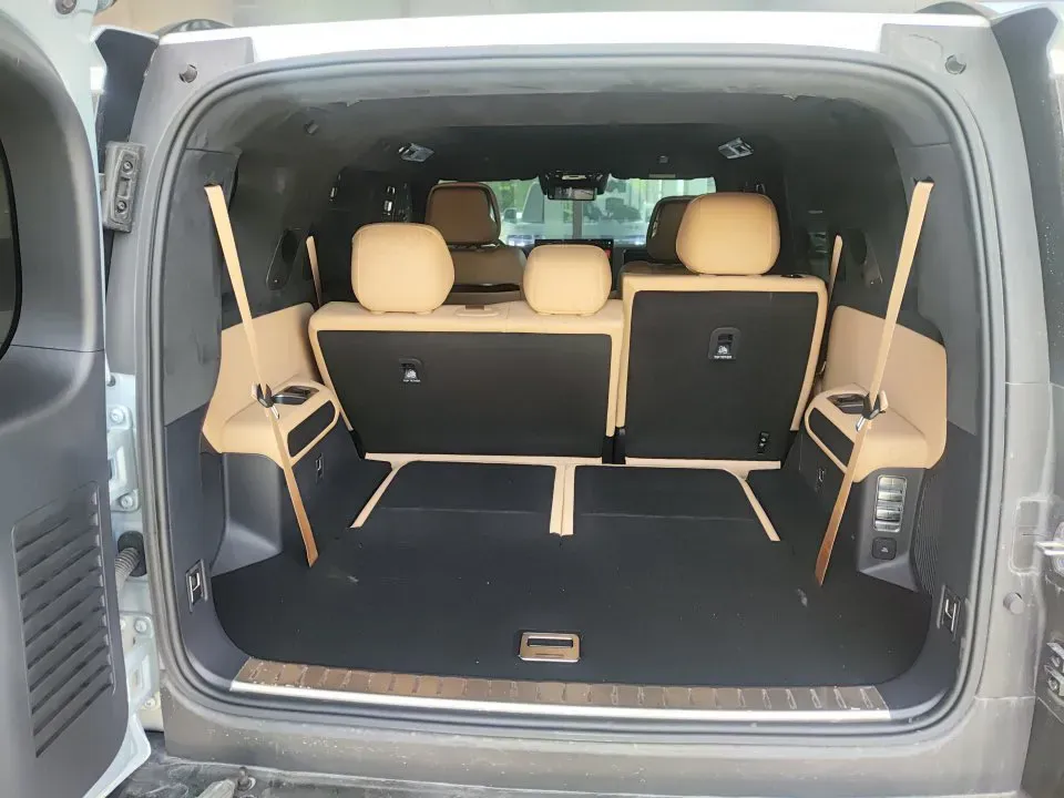 2025 FangChengBao Bao 8 2.0T 245HP L4 E-CVT PHEV 36.8KWH,autocango,china used car exporter,china ev exporter,chinese used car exporter,chinese used ev exporter