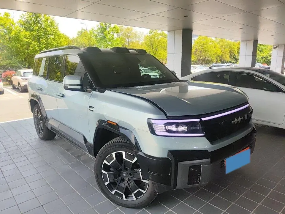 2025 FangChengBao Bao 8 2.0T 245HP L4 E-CVT PHEV 36.8KWH,autocango,china used car exporter,china ev exporter,chinese used car exporter,chinese used ev exporter