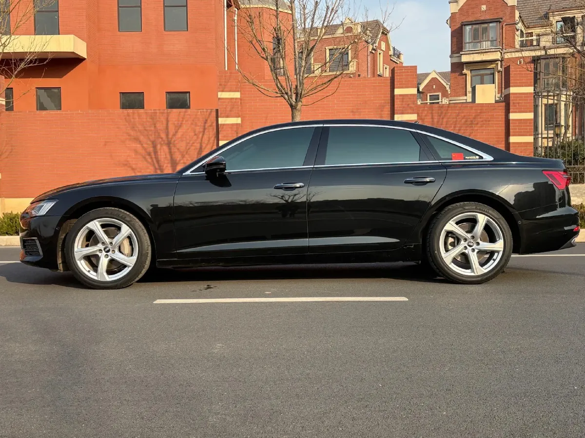 2022 Audi A6L 2.0T 224HP L4 7DCT,autocango,china used car exporter,china ev exporter,chinese used car exporter,chinese used ev exporter