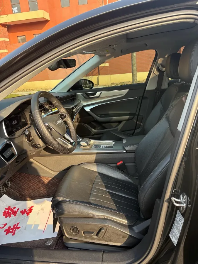 2022 Audi A6L 2.0T 224HP L4 7DCT,autocango,china used car exporter,china ev exporter,chinese used car exporter,chinese used ev exporter