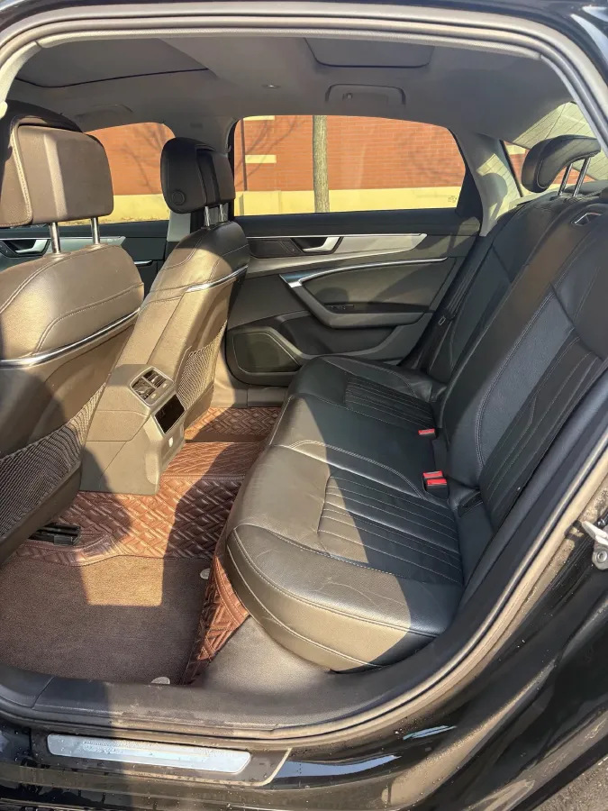 2022 Audi A6L 2.0T 224HP L4 7DCT,autocango,china used car exporter,china ev exporter,chinese used car exporter,chinese used ev exporter