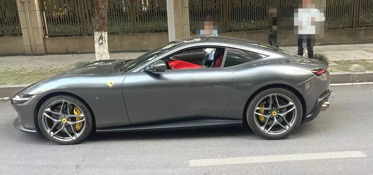 2020 Ferrari Roma 3.9T 620HP V8 8DCT,autocango,china used car exporter,china ev exporter,chinese used car exporter,chinese used ev exporter