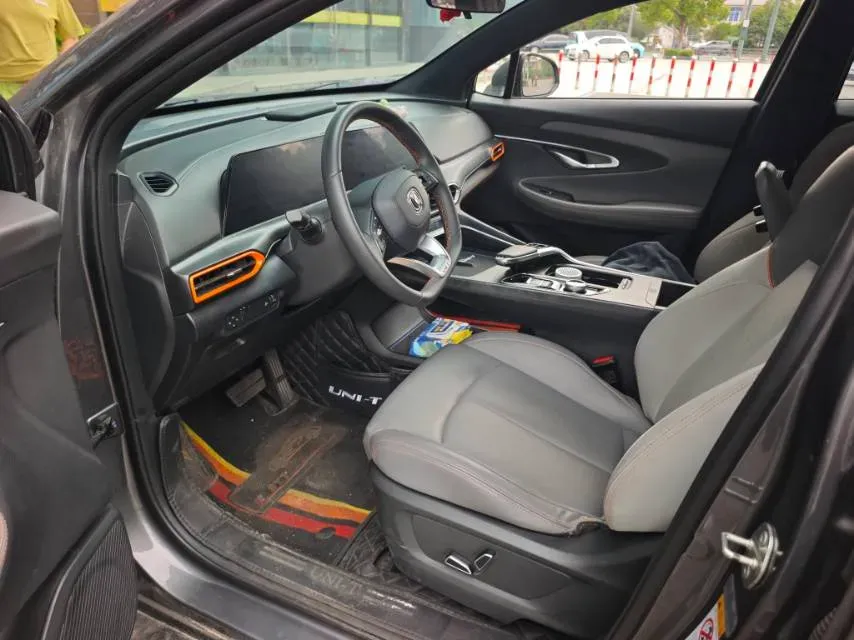 2022 ChangAn UNI-T 1.5T 188HP L4 7DCT,autocango,china used car exporter,china ev exporter,chinese used car exporter,chinese used ev exporter