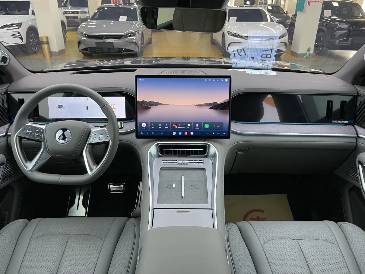 2025 Denza DenzaN9 2.0T 207HP L4 E-CVT PHEV,autocango,china used car exporter,china ev exporter,chinese used car exporter,chinese used ev exporter