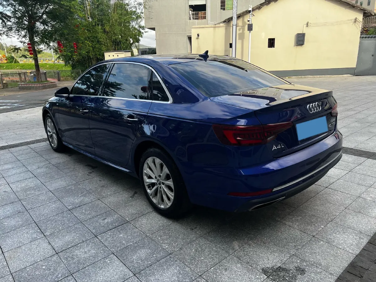 2019 Audi A4L 2.0T 190HP L4 7DCT,autocango,china used car exporter,china ev exporter,chinese used car exporter,chinese used ev exporter
