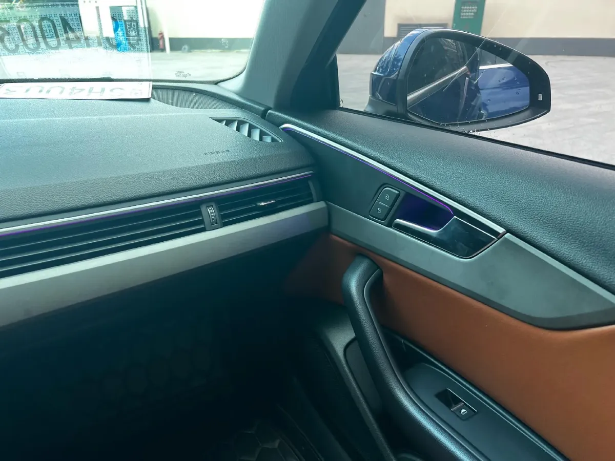 2019 Audi A4L 2.0T 190HP L4 7DCT,autocango,china used car exporter,china ev exporter,chinese used car exporter,chinese used ev exporter