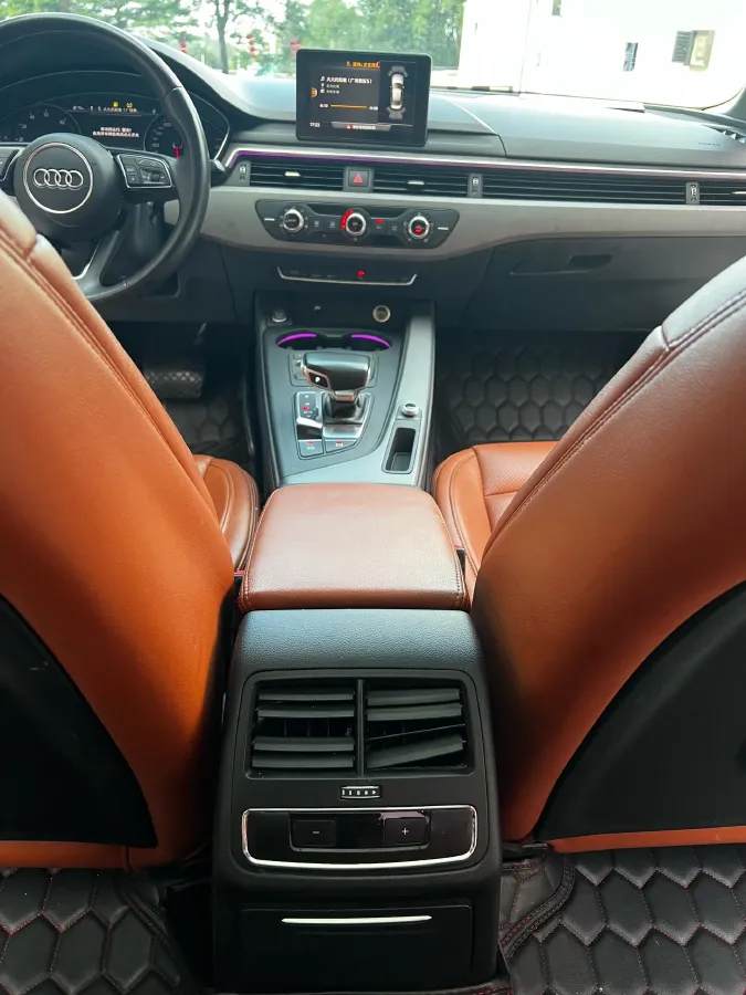 2019 Audi A4L 2.0T 190HP L4 7DCT,autocango,china used car exporter,china ev exporter,chinese used car exporter,chinese used ev exporter