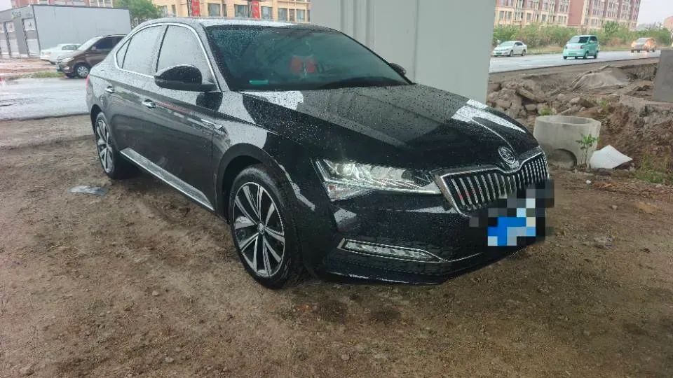 2025 Skoda Superb 1.4T 150HP L4 7DCT,autocango,china used car exporter,china ev exporter,chinese used car exporter,chinese used ev exporter