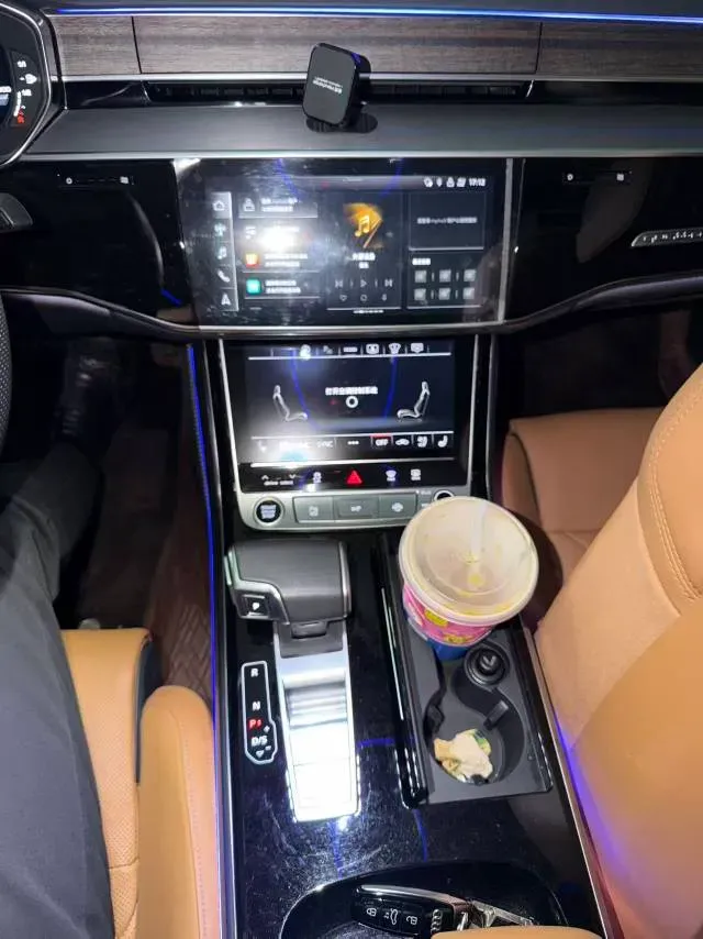 2023 Audi A8 3.0T 340HP V6 8AT,autocango,china used car exporter,china ev exporter,chinese used car exporter,chinese used ev exporter