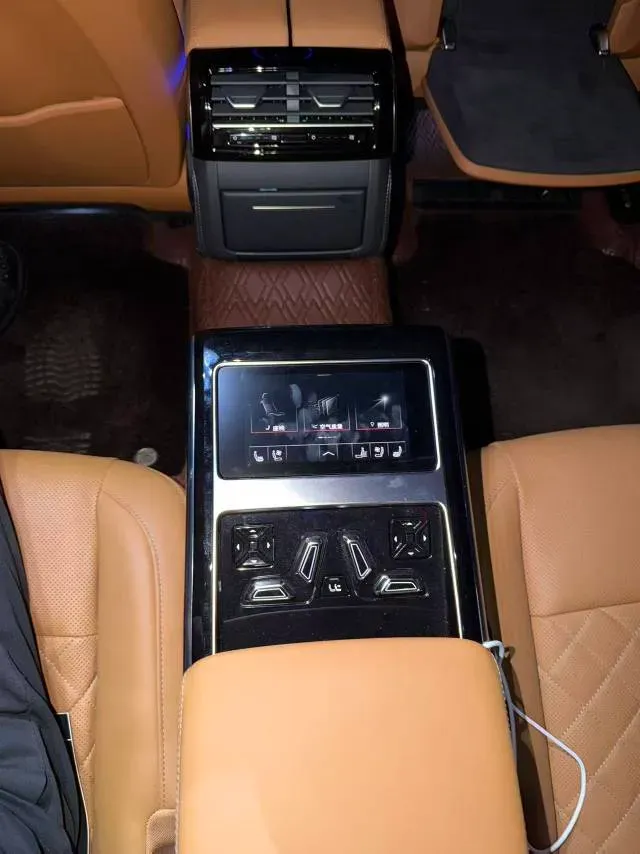 2023 Audi A8 3.0T 340HP V6 8AT,autocango,china used car exporter,china ev exporter,chinese used car exporter,chinese used ev exporter