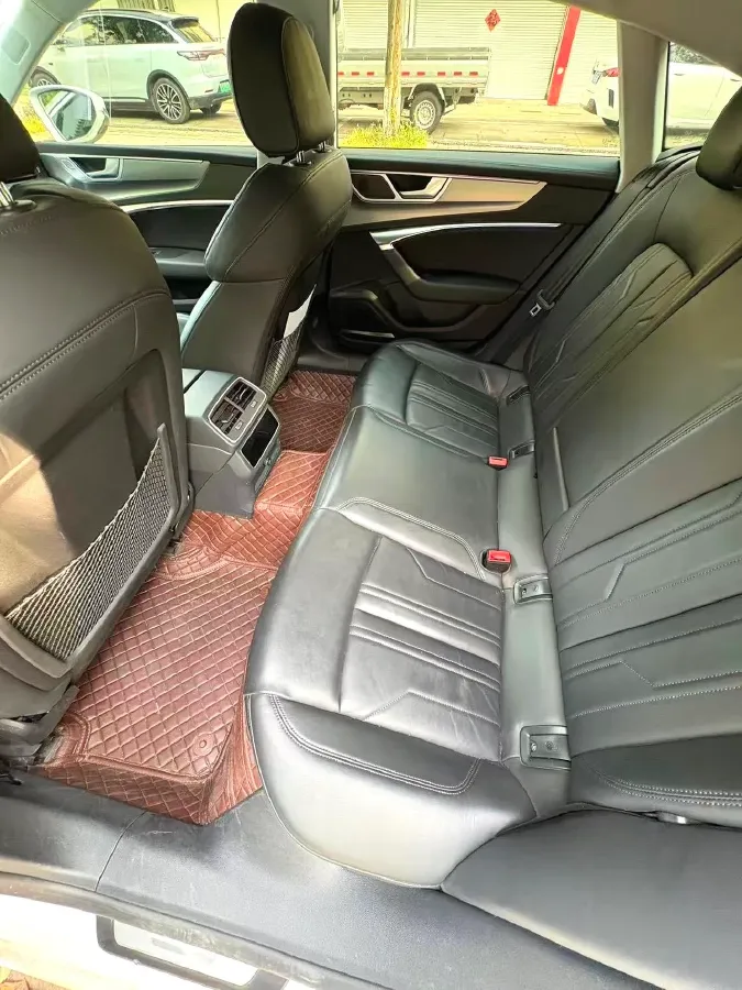 2023 Audi Q7 2.0T 265HP L4 8AT,autocango,china used car exporter,china ev exporter,chinese used car exporter,chinese used ev exporter