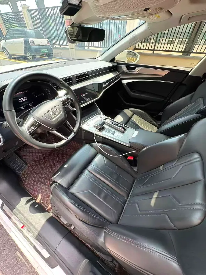 2023 Audi Q7 2.0T 265HP L4 8AT,autocango,china used car exporter,china ev exporter,chinese used car exporter,chinese used ev exporter