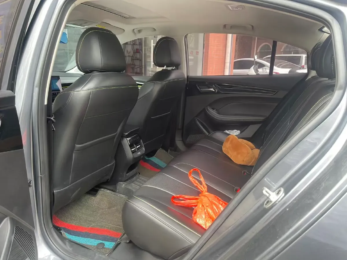 2021 Roewe i5 1.5L 120HP L4 CVT,autocango,china used car exporter,china ev exporter,chinese used car exporter,chinese used ev exporter