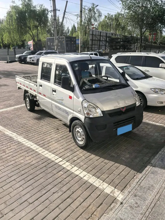 2019 WuLing RongGuang New Truck 1.5L 107HP L4 5MT,autocango,china used car exporter,china ev exporter,chinese used car exporter,chinese used ev exporter