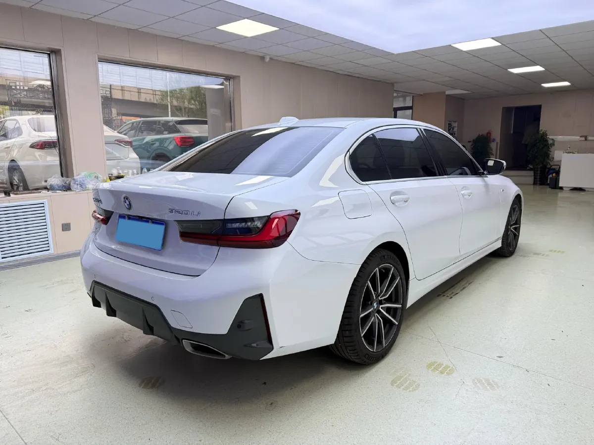 2023 BMW 3 Series 2.0T 156HP L4 8AT,autocango,china used car exporter,china ev exporter,chinese used car exporter,chinese used ev exporter