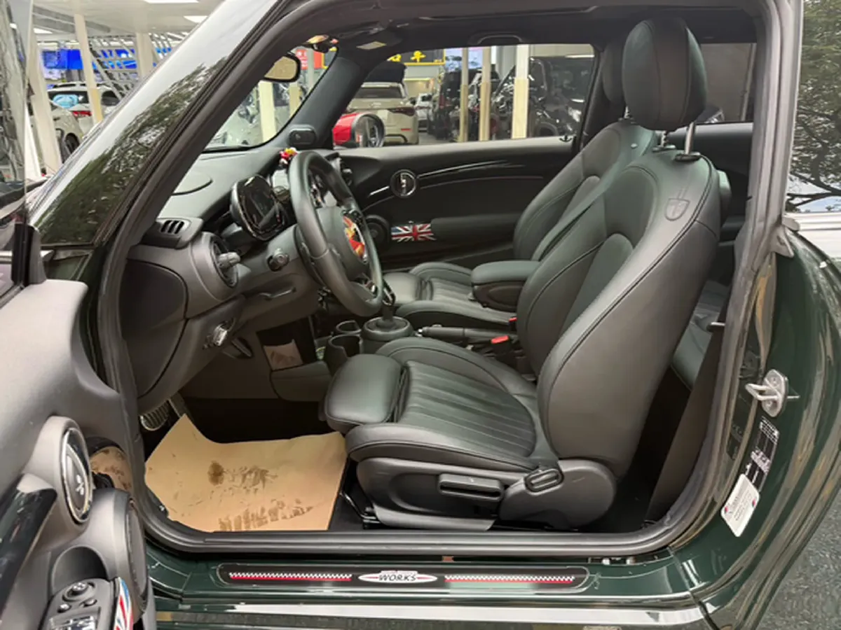 2023 MINI JCW 2.0T 231HP L4 8AT,autocango,china used car exporter,china ev exporter,chinese used car exporter,chinese used ev exporter