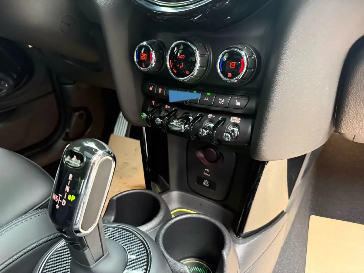 2023 MINI JCW 2.0T 231HP L4 8AT,autocango,china used car exporter,china ev exporter,chinese used car exporter,chinese used ev exporter